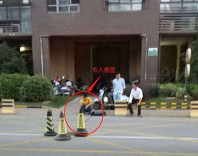 什么仇什么怨 這個小區(qū)門口竟然用上了破 胎 器 還有專人看管